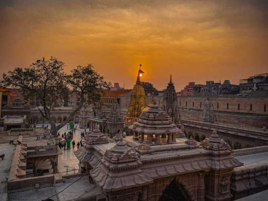 Banaras is The Hub of Handloom