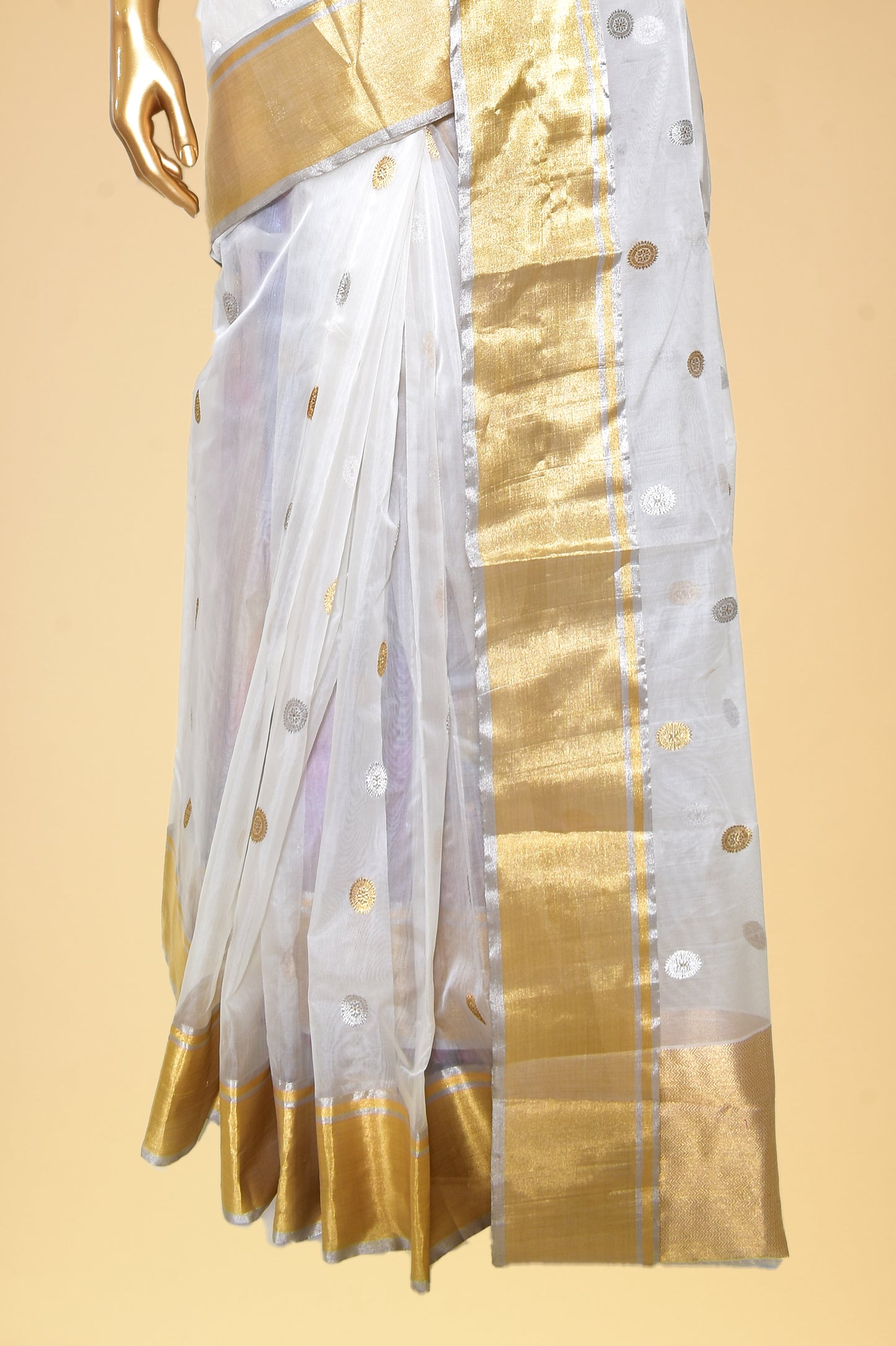 Kora Kadwa Saree