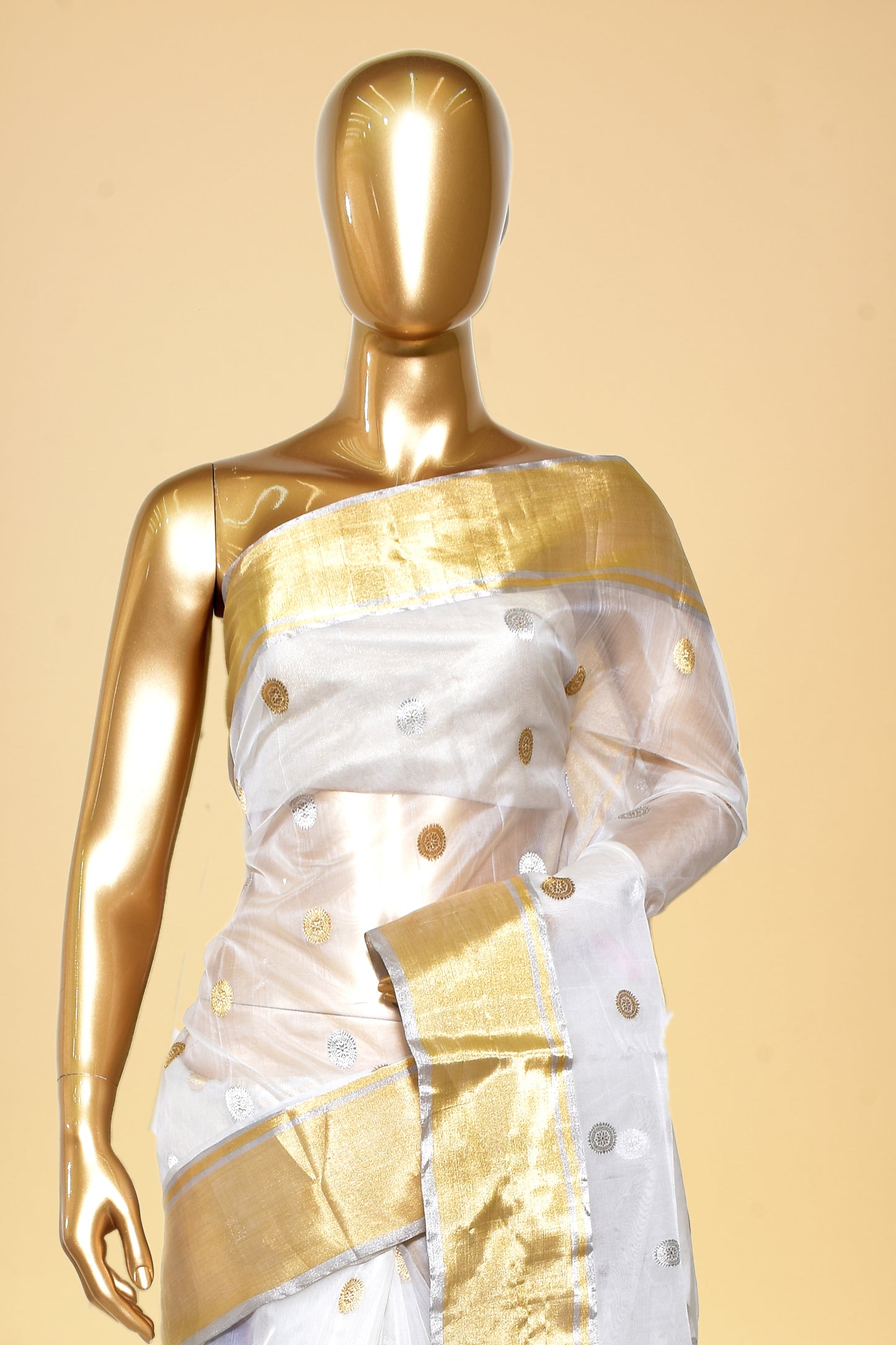 Kora Kadwa Saree