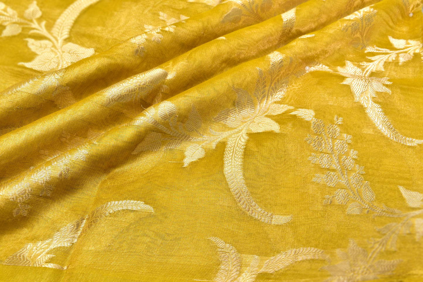 Cutwork Handwoven Pure Tissue Banarasi Silk Thaan