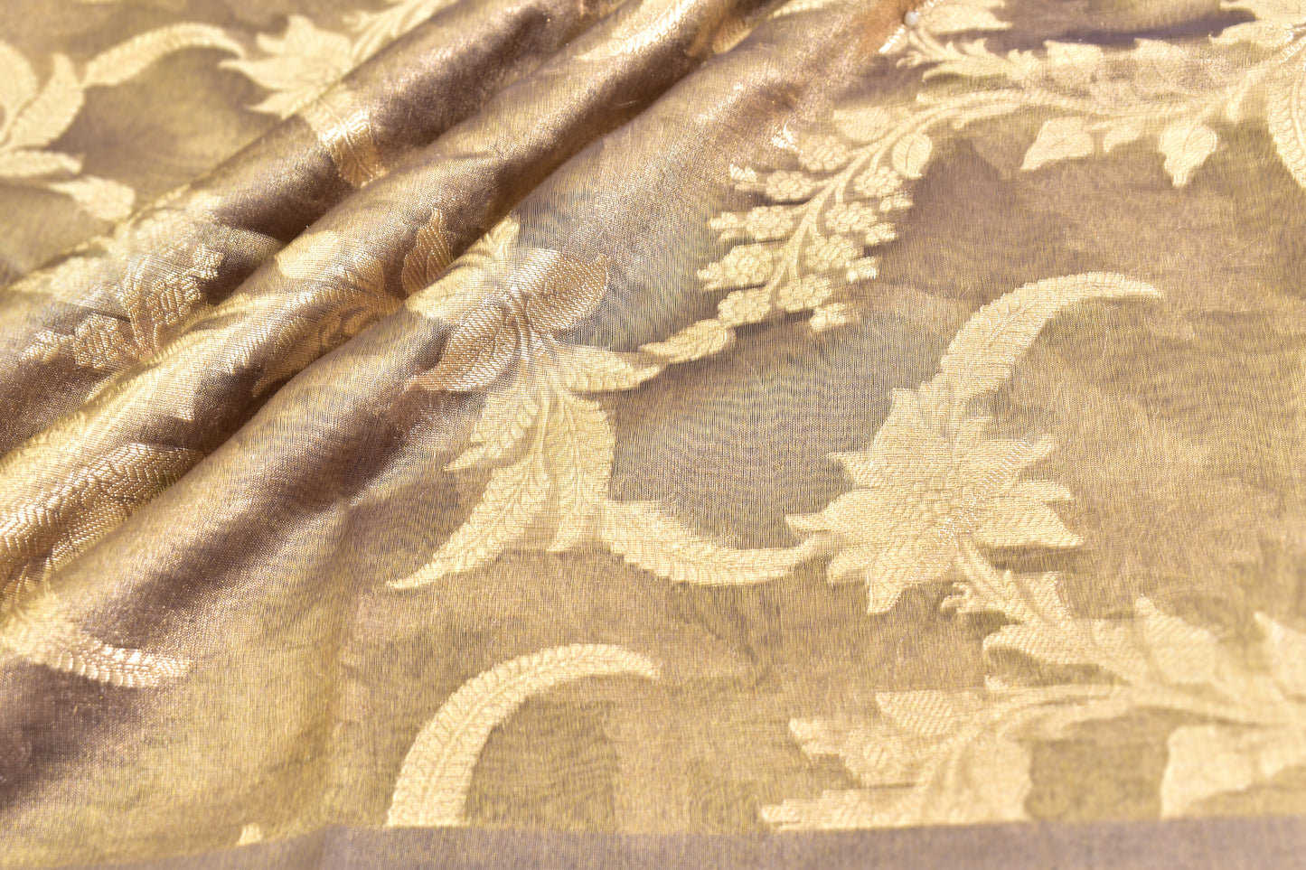 Cutwork Handwoven Pure Tissue Banarasi Silk Thaan