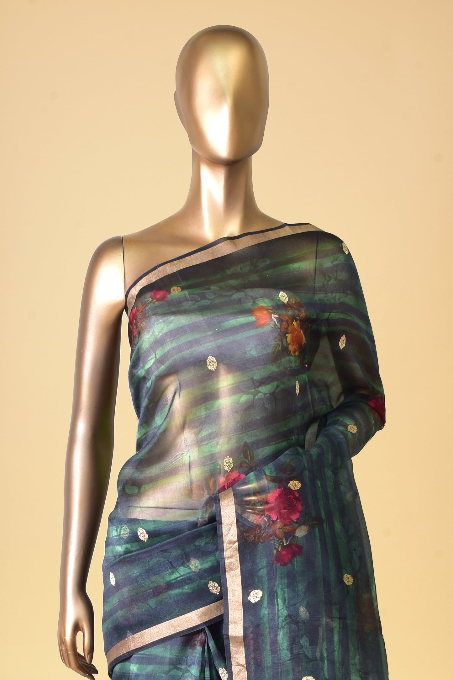 Kora Kadwa Saree