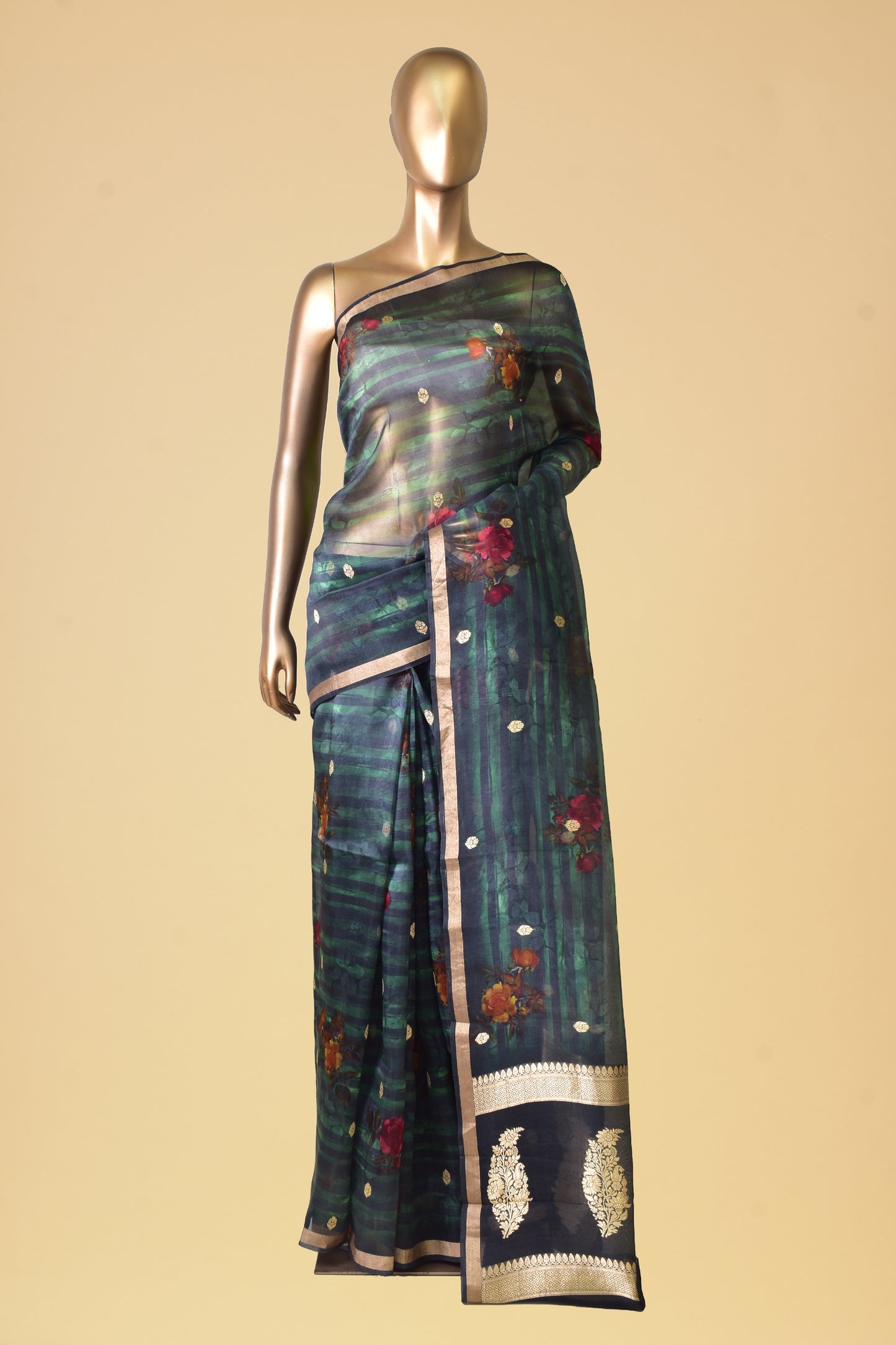 Kora Kadwa Saree