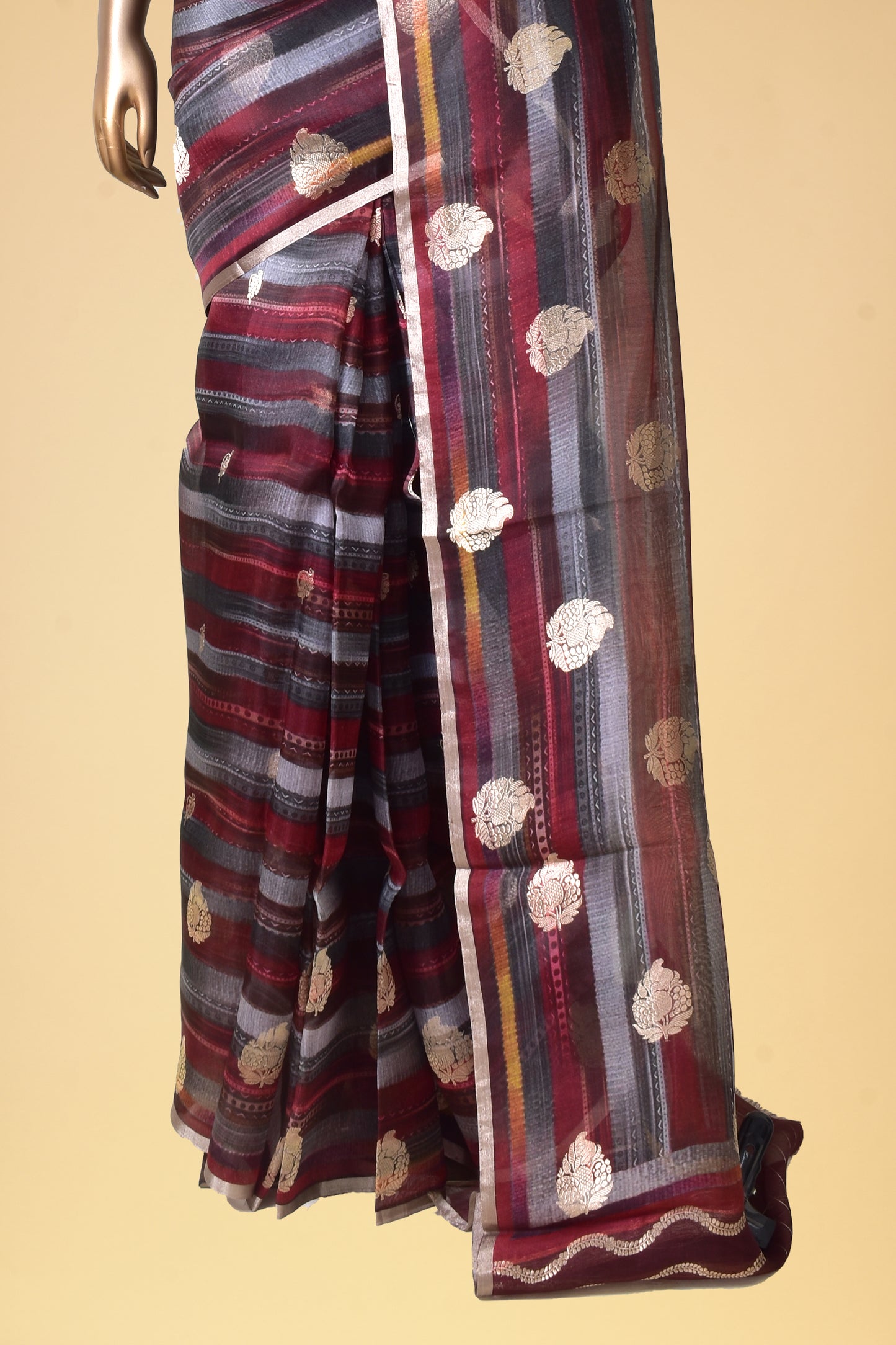 Kora Kadwa Saree