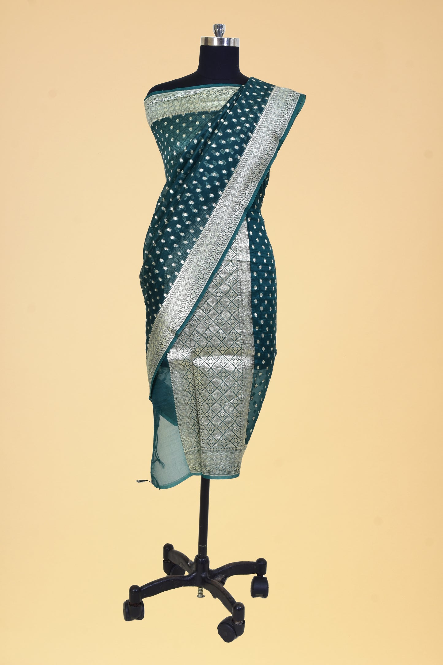 Pure Cotton Banarasi Handloom Cutwork Dupatta