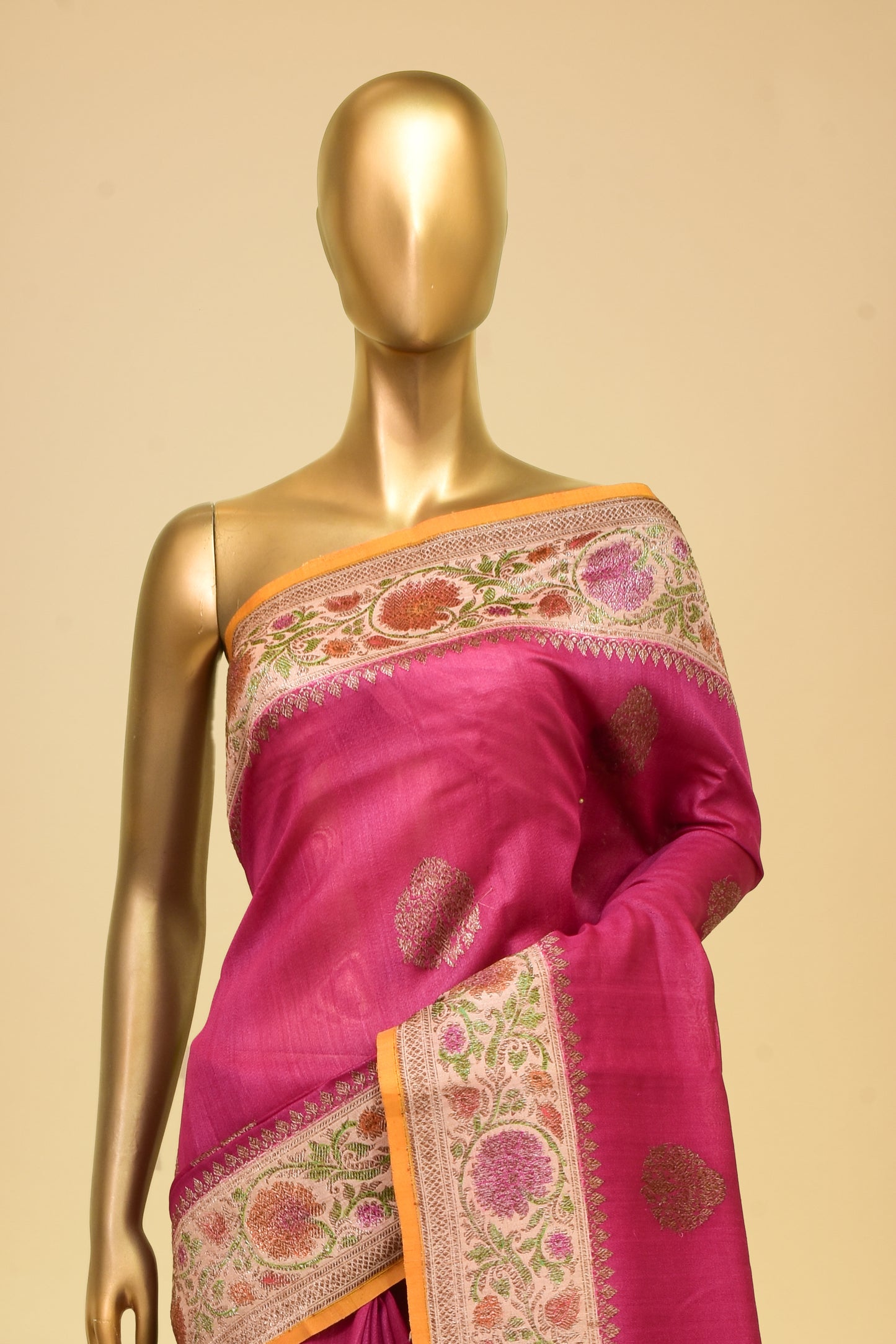 Tusser Kadwa Booti Saree