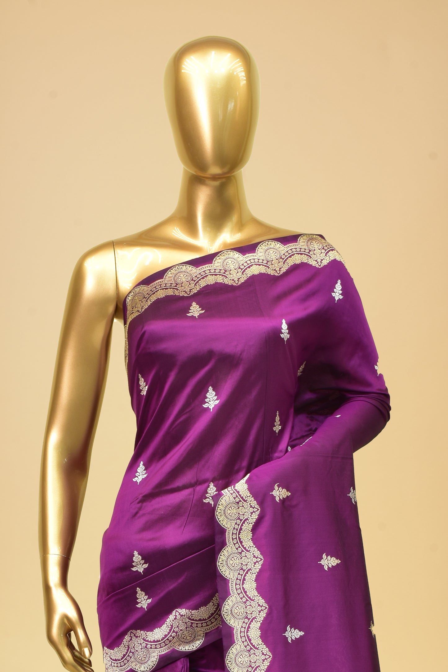 Silk Kadwa Booti Saree