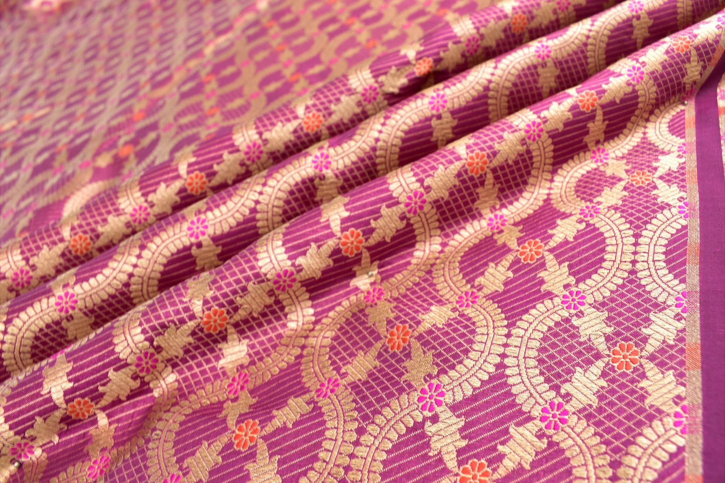 Silk Emboss-Brocade Thaan