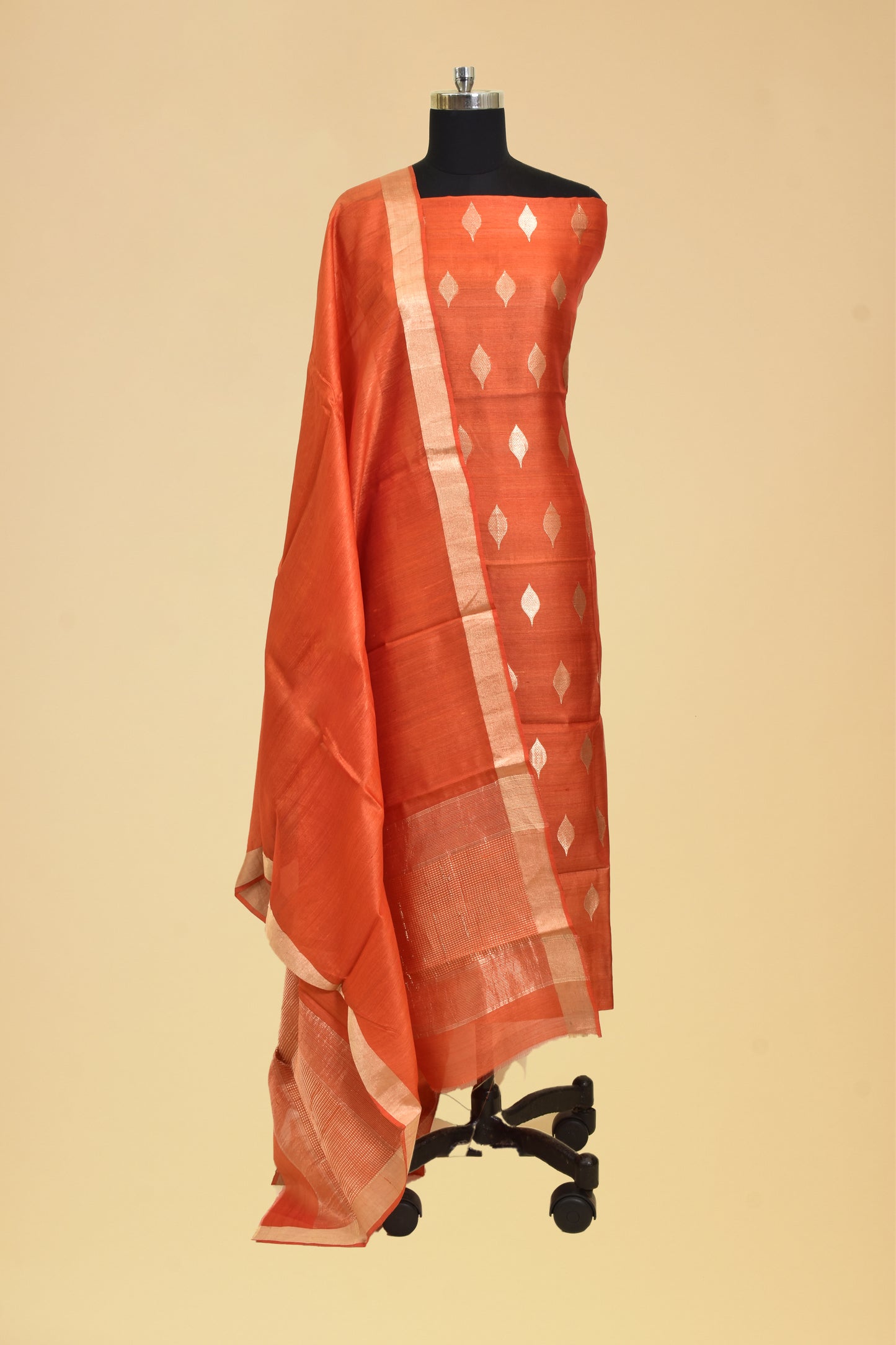 Tusser Booti Suit