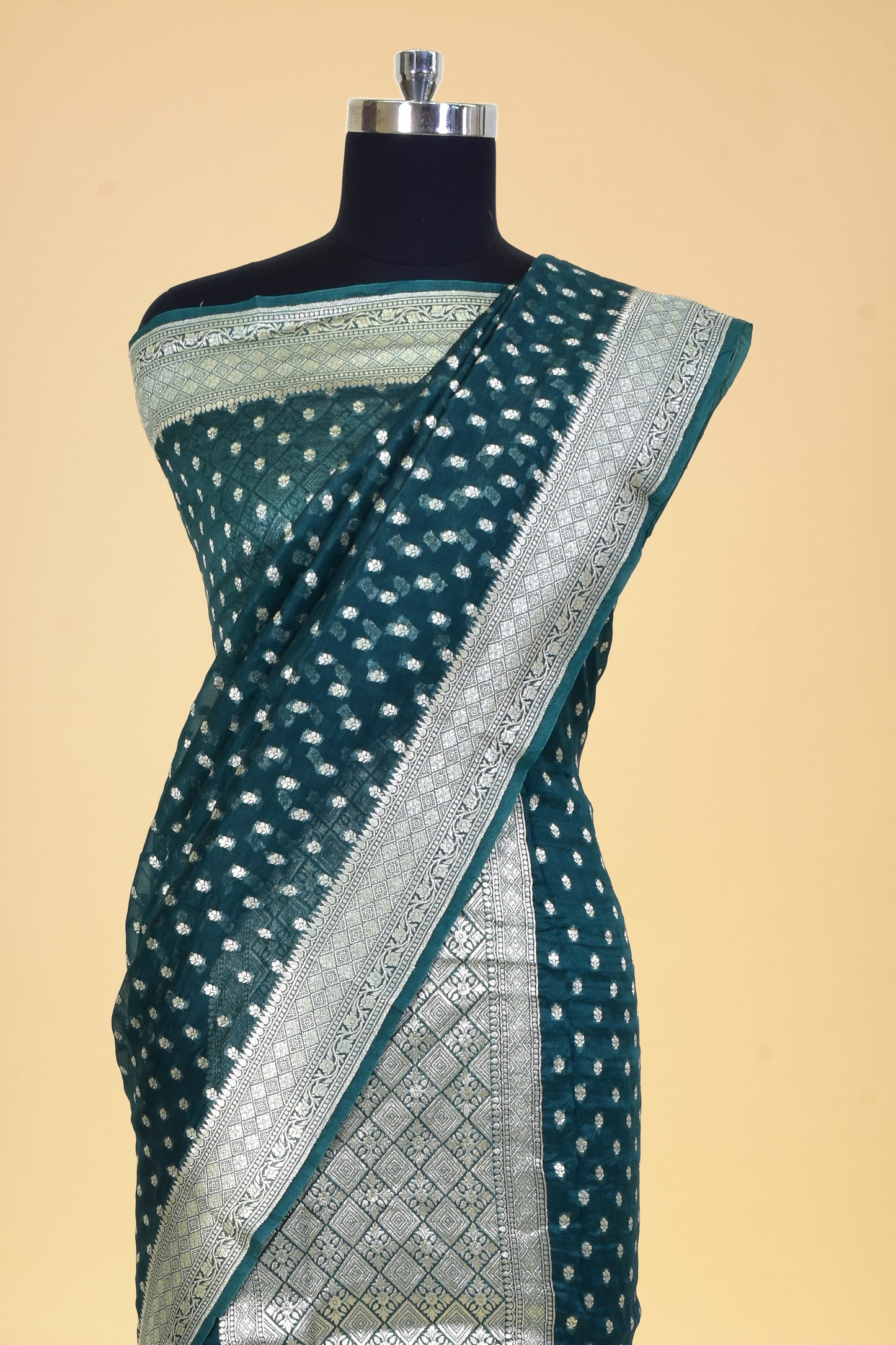 Pure Cotton Banarasi Handloom Cutwork Dupatta
