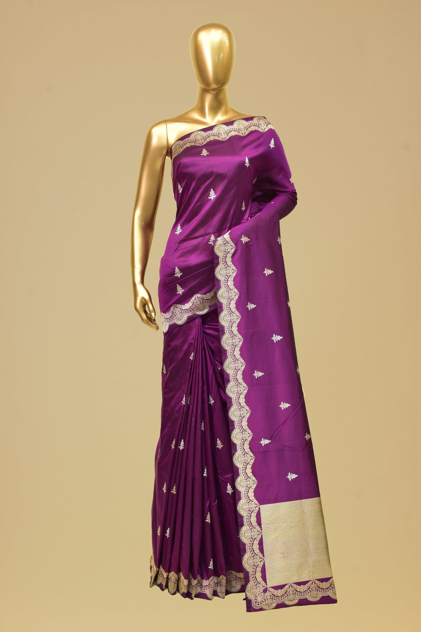 Silk Kadwa Booti Saree