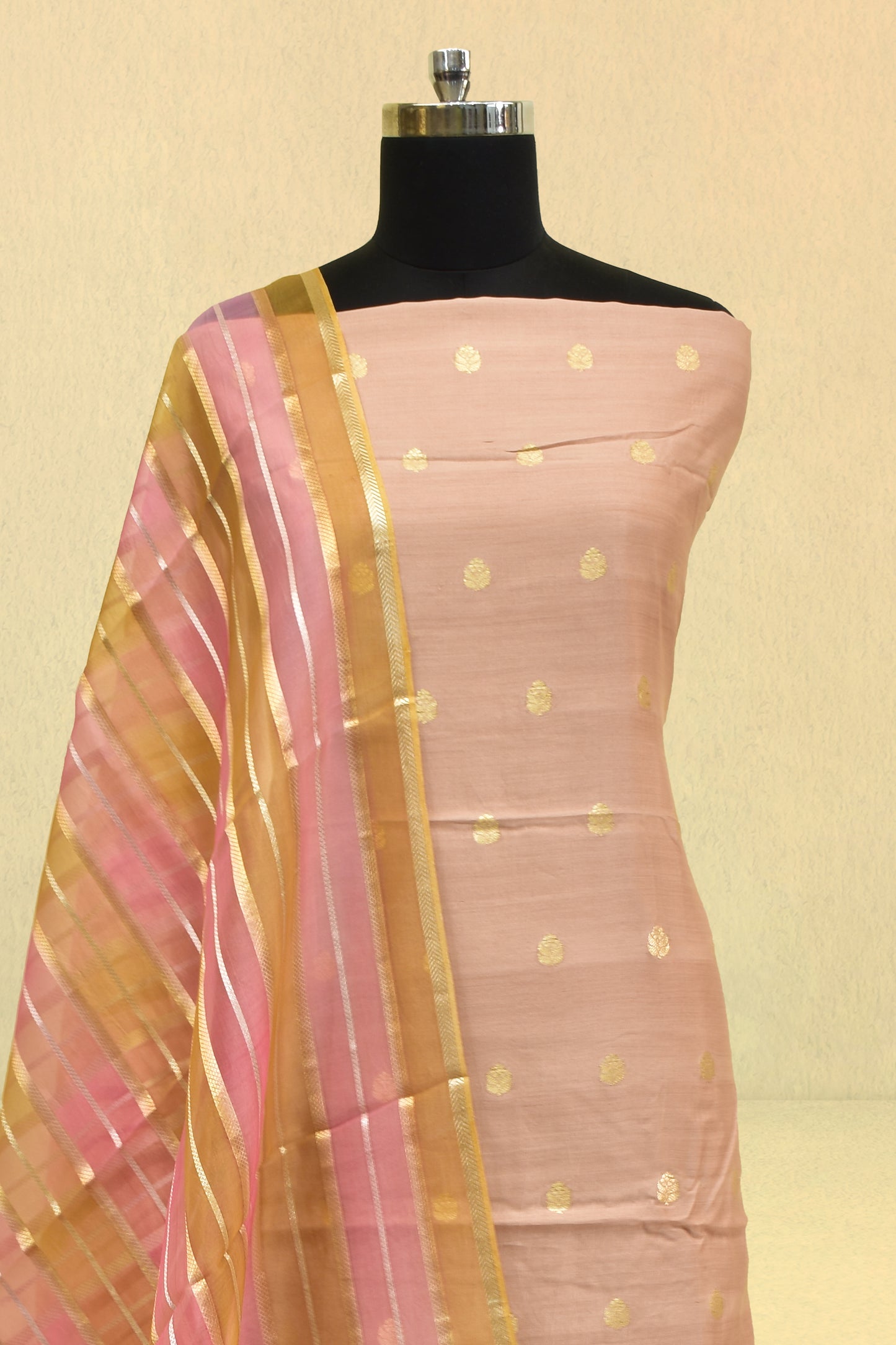 Silk Weaving Suit