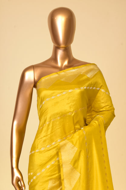 Pure Handwoven Banarasi Silk Kadwa Saree
