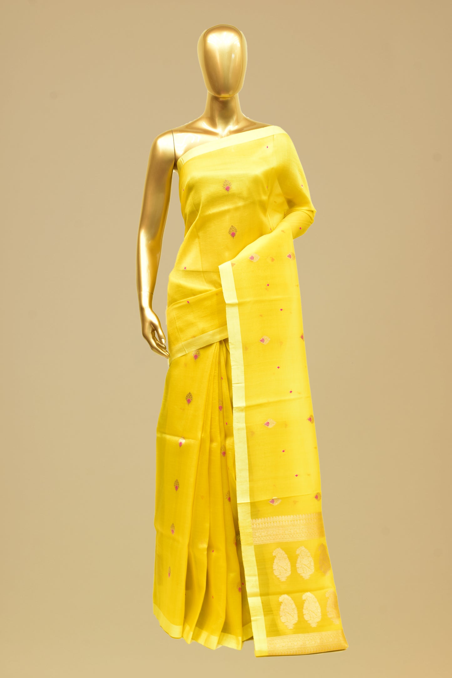 Kora Kadwa Saree