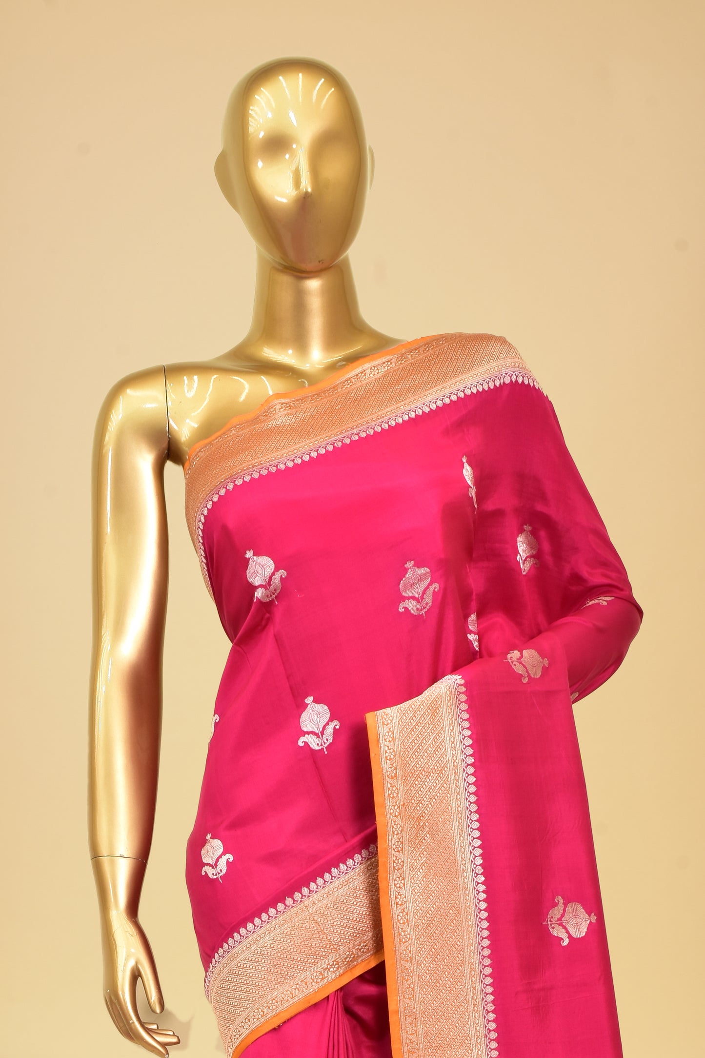 Silk Kadwa Booti Saree