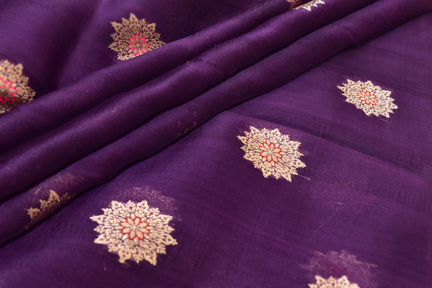 Kadwa Handwoven Pure Kora Silk Banarasi Thaan