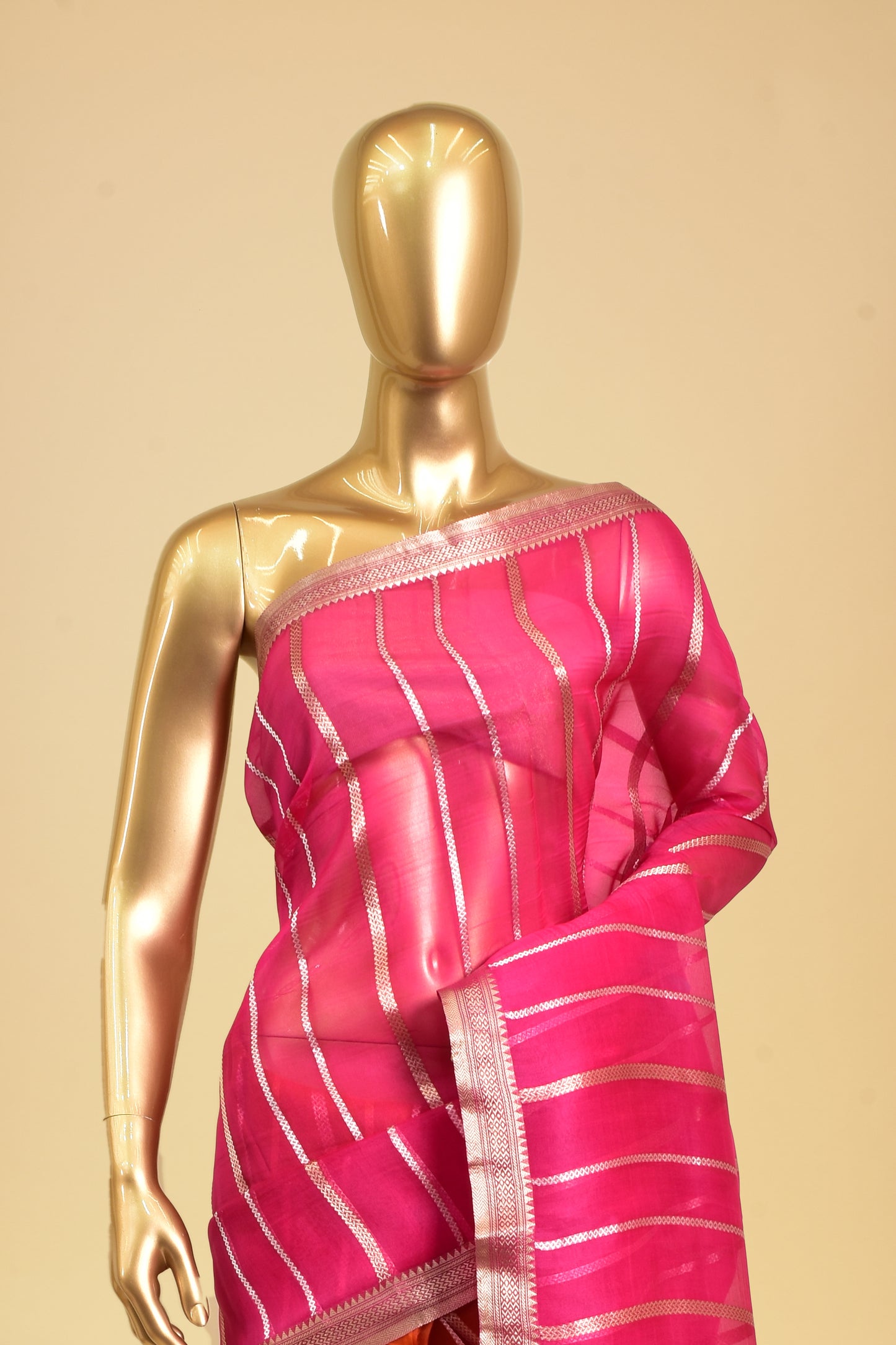 Handwoven Kora Kadwa Saree