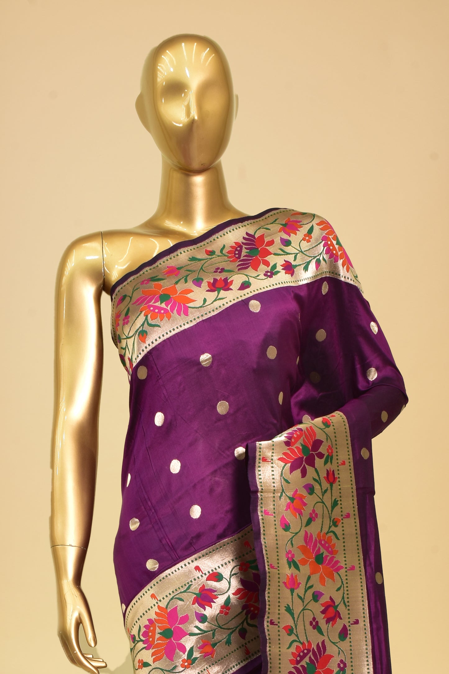 Silk Kadwa Booti Saree