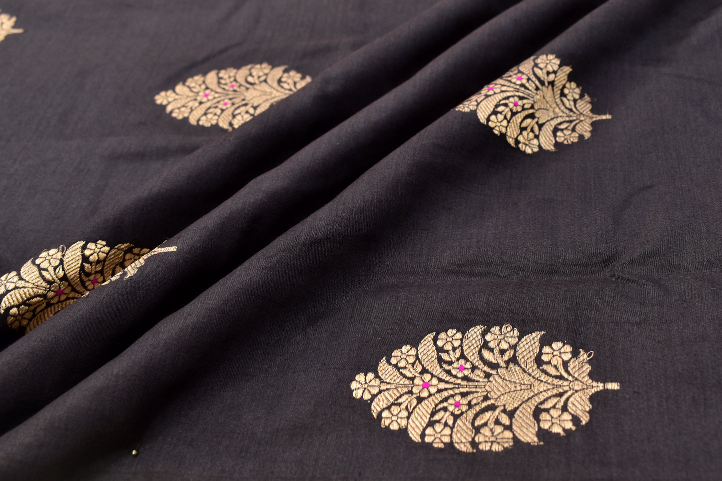 Kadwa Handwoven Pure Silk Banarasi Thaan