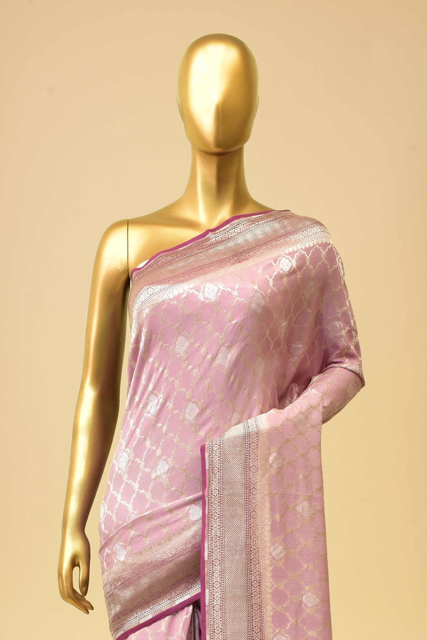 Handwoven Munga Cutwork Saree