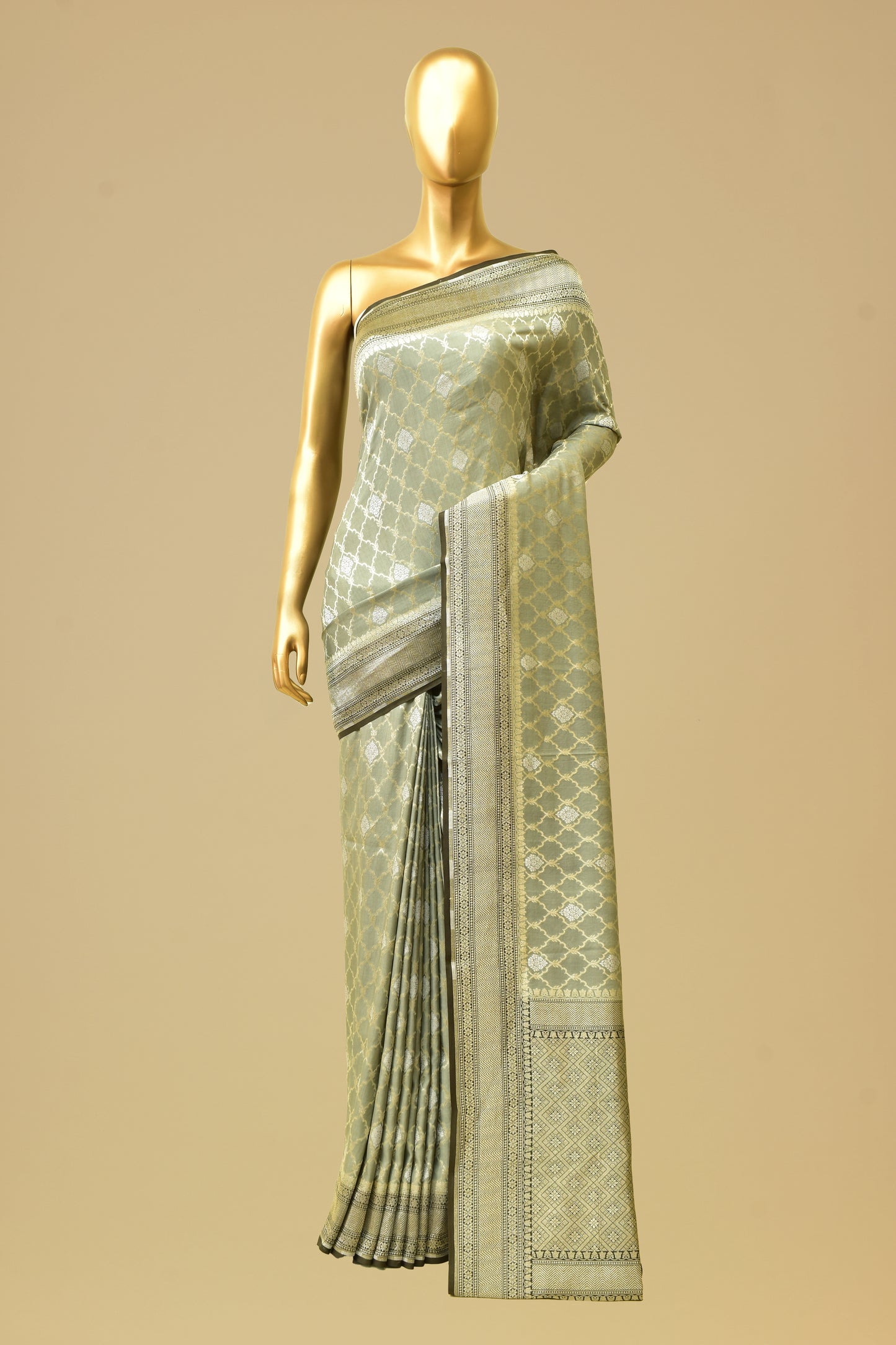 Handwoven Munga Cutwork Saree