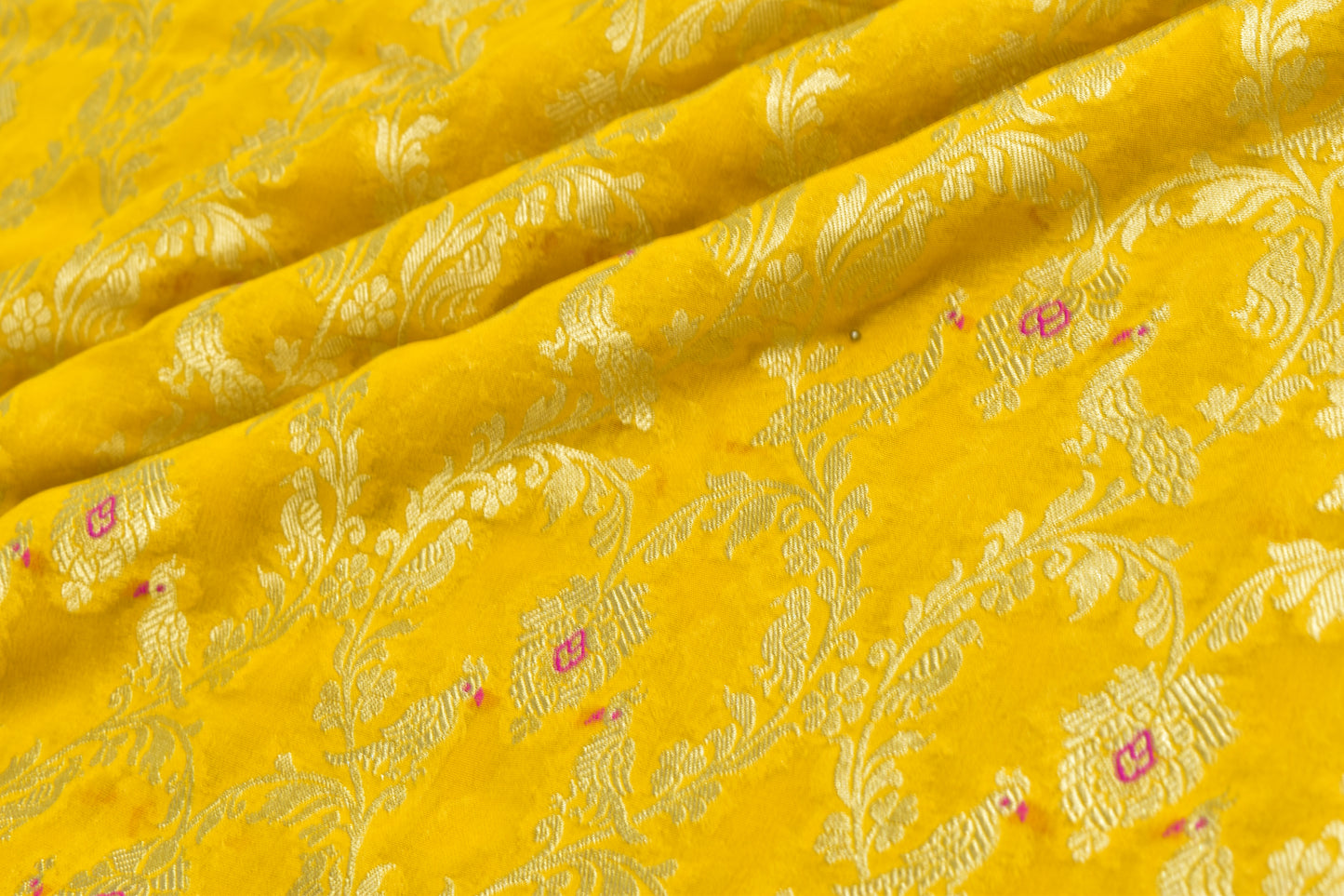 Cutwork Handwoven Pure Chiffon Silk Banarasi Thaan