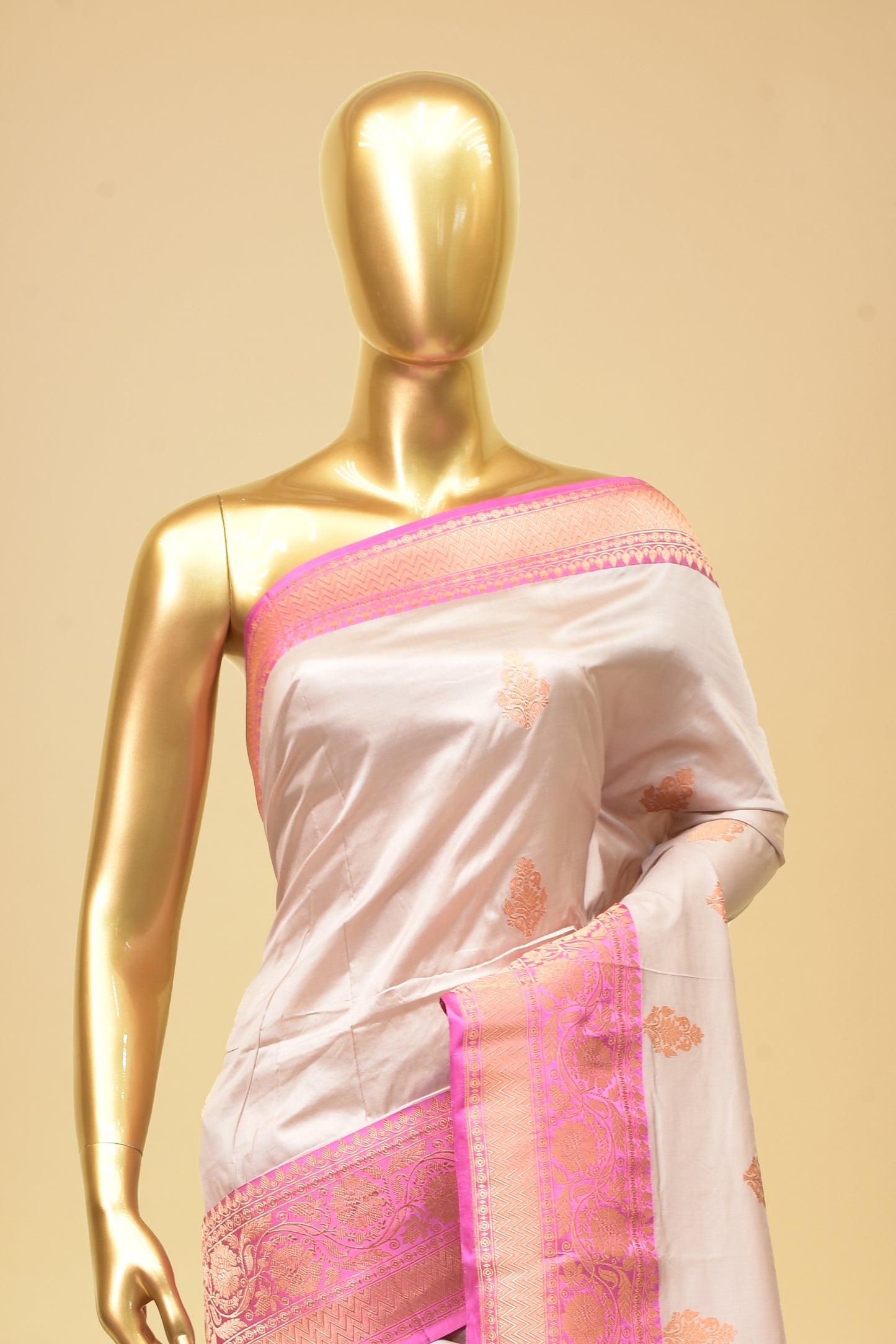 Silk Kadwa Booti Saree