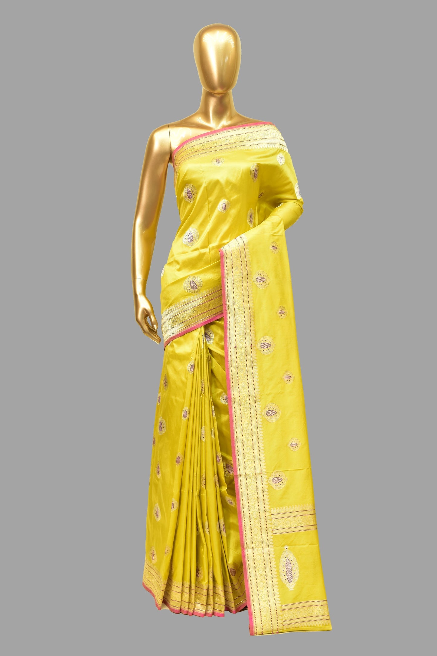 Silk Kadwa Booti Saree